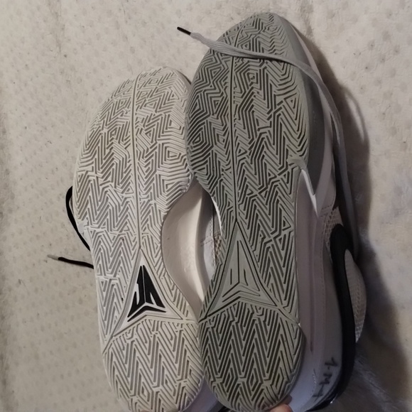 Ja Morant Nike basketball shoes - Picture 8 of 9